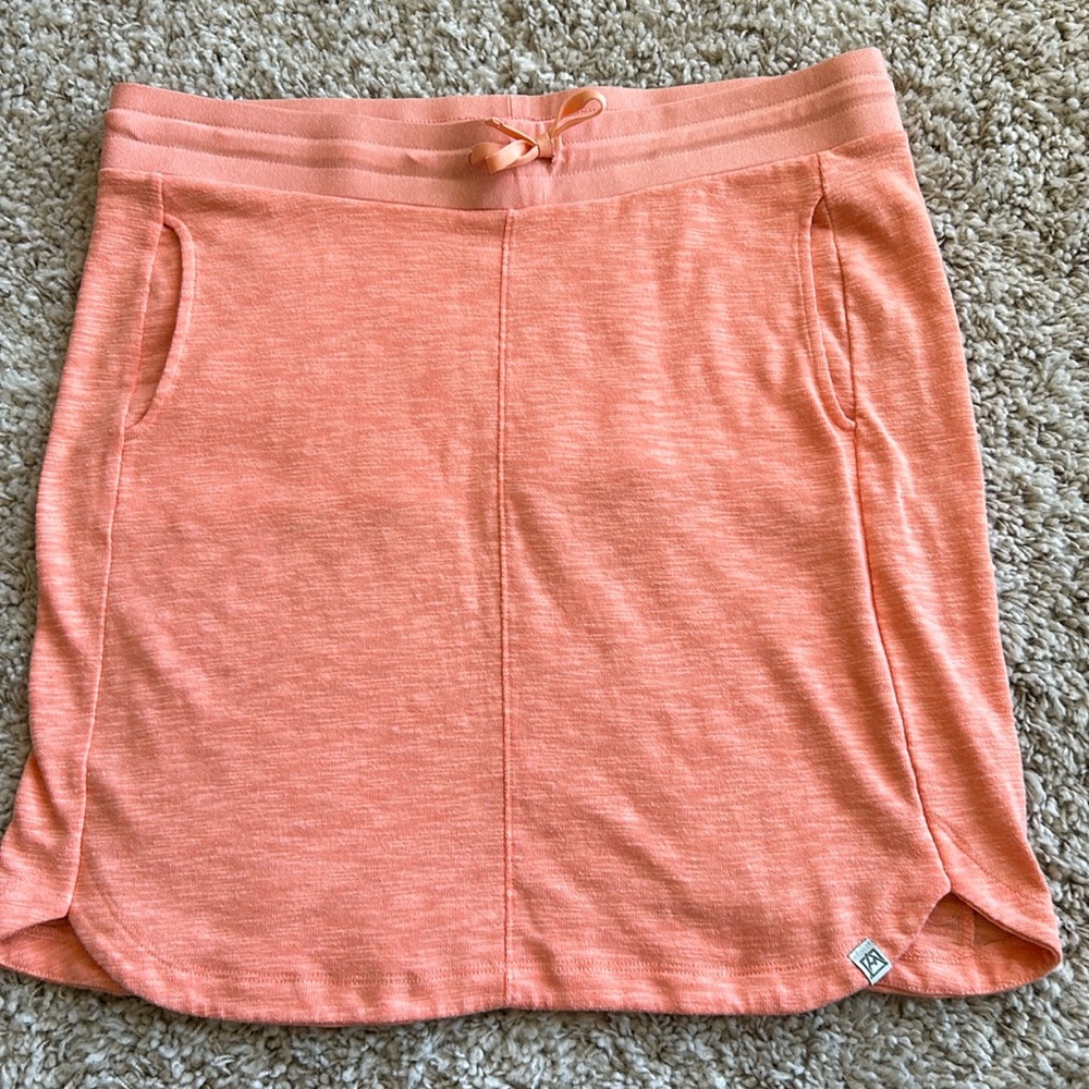 Avalanche skirt size XL melon